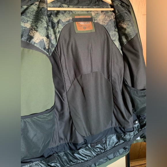 *SOLD* Dakine Parsons Gore-Tex Insulated Jacket - Picture 6 of 15